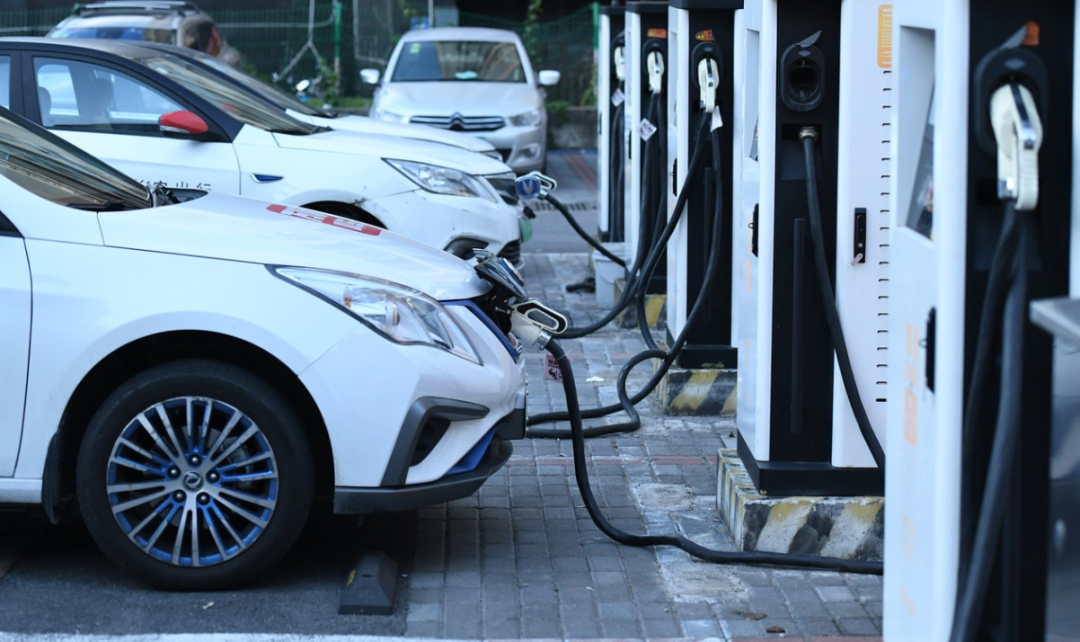 新能源汽车补贴被曝将延续，疫情因素成关键，王传福这次说对了