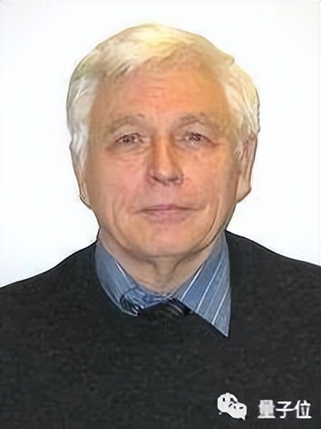 美国断供芯片，俄罗斯决定从头开造光刻机