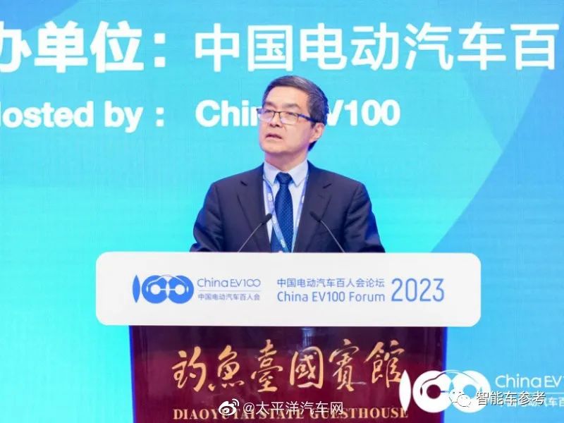 余承东透露贴标华为有领导不同意，余凯认为量产车不需要搞L4