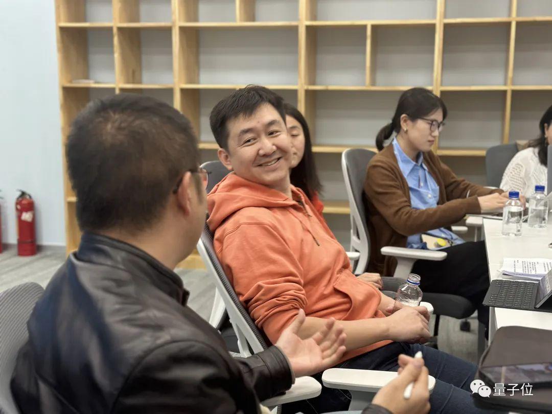 王小川官宣大模型创业！5000万美元启动资金，年中发布首个产品，目前在训500亿参数版本