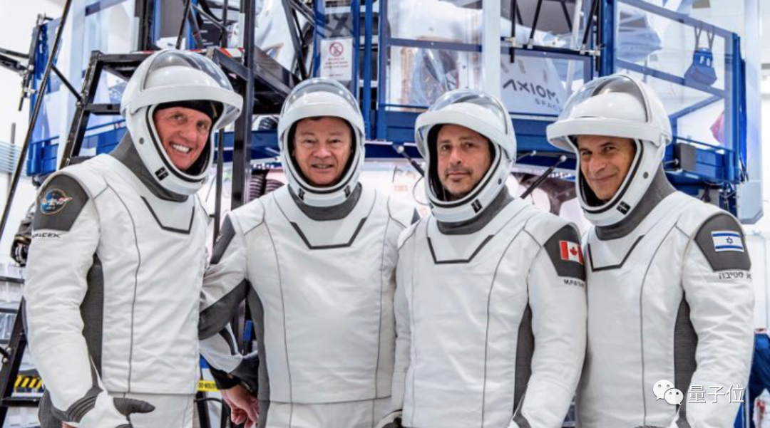 马斯克称脑机接口可治疗肥胖症，SpaceX首批游客滞留国际空间站