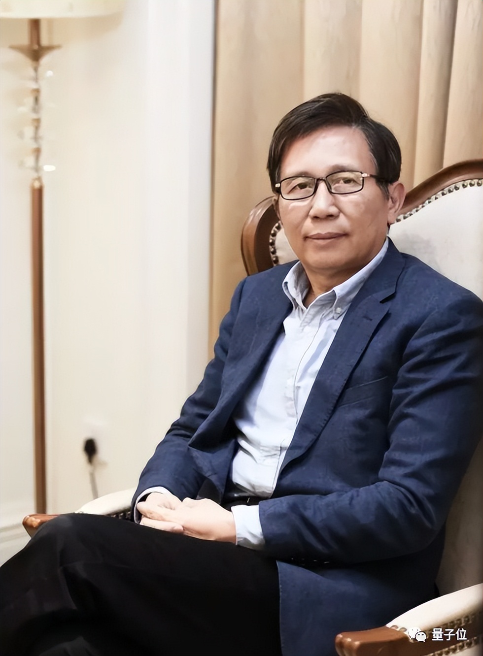 知网哭穷赔不起1200亿，网友：收钱时咋不嫌多