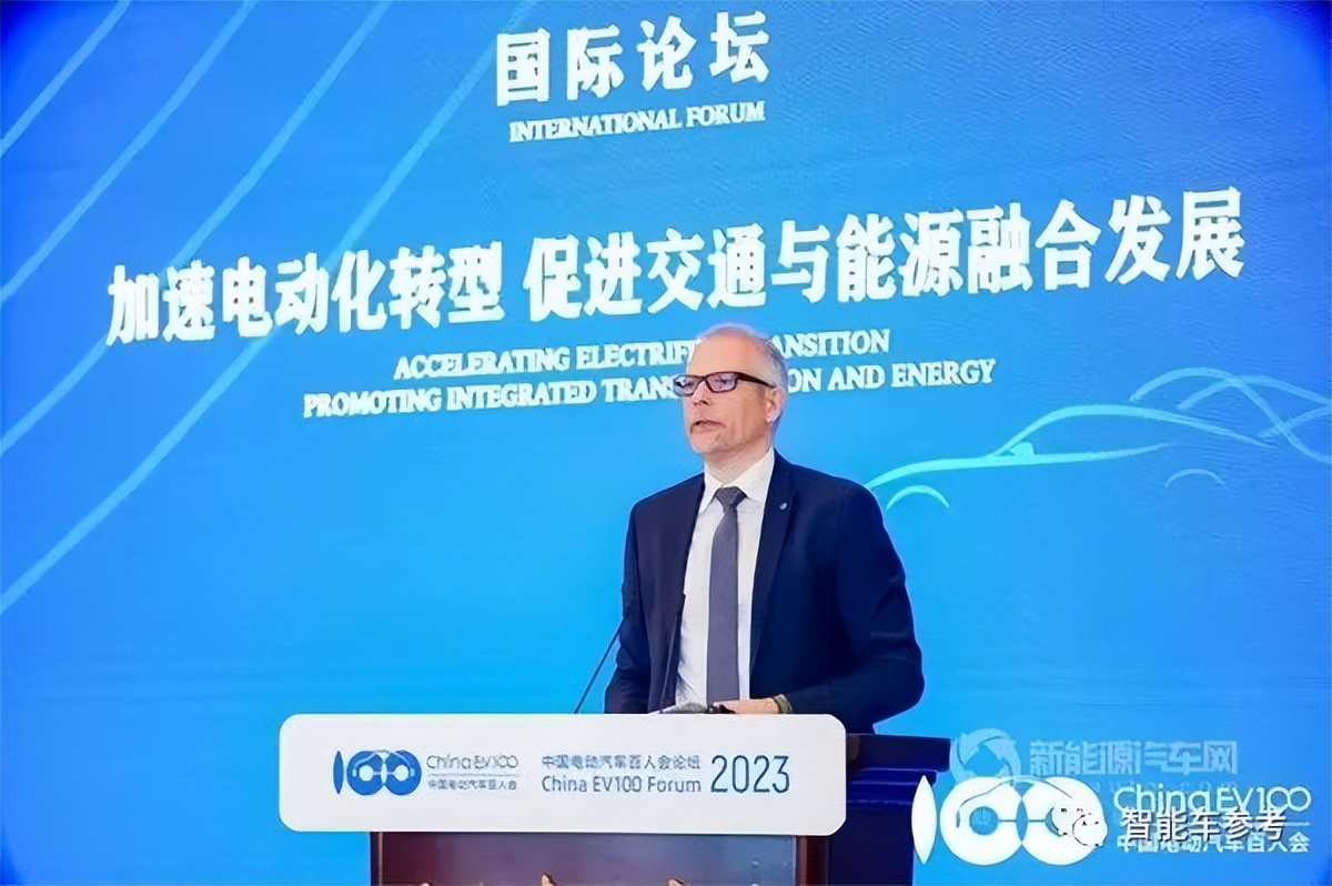 余承东透露贴标华为有领导不同意，余凯认为量产车不需要搞L4