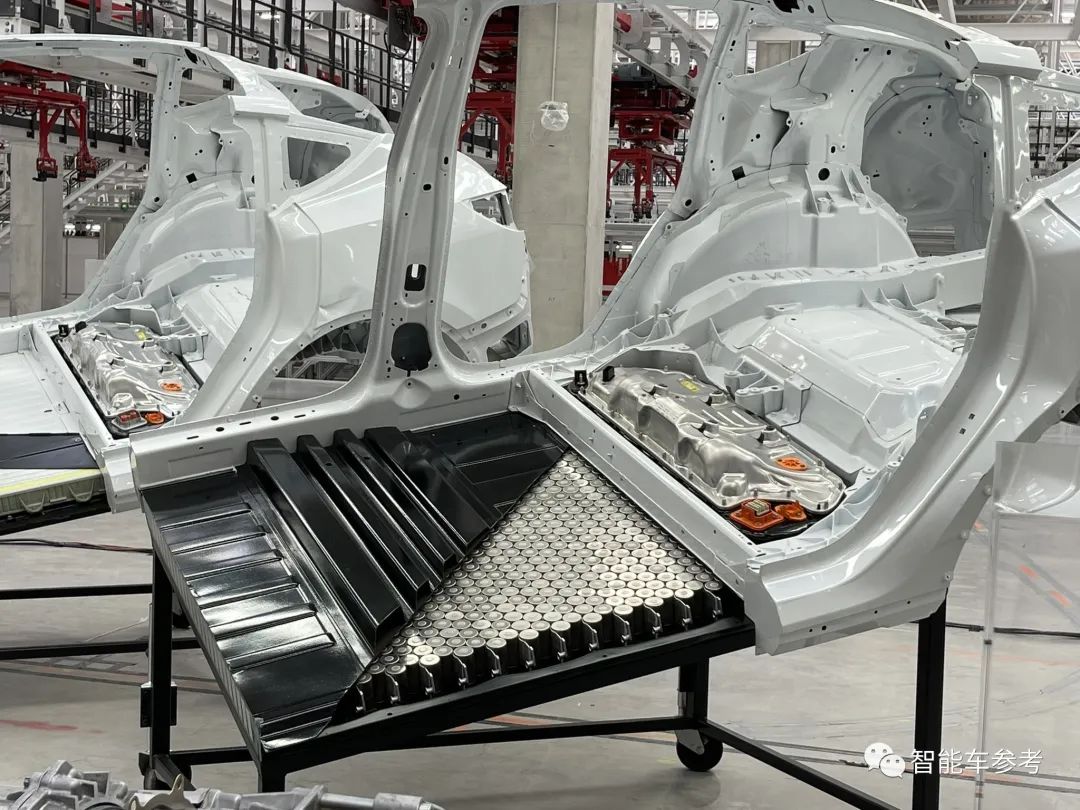 特斯拉4680电池产量提高且成本降低，赛博皮卡、小钢炮都将搭载