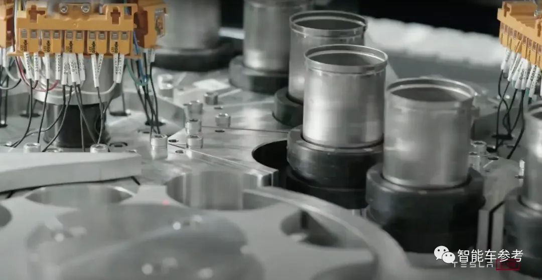 特斯拉4680电池产量提高且成本降低，赛博皮卡、小钢炮都将搭载