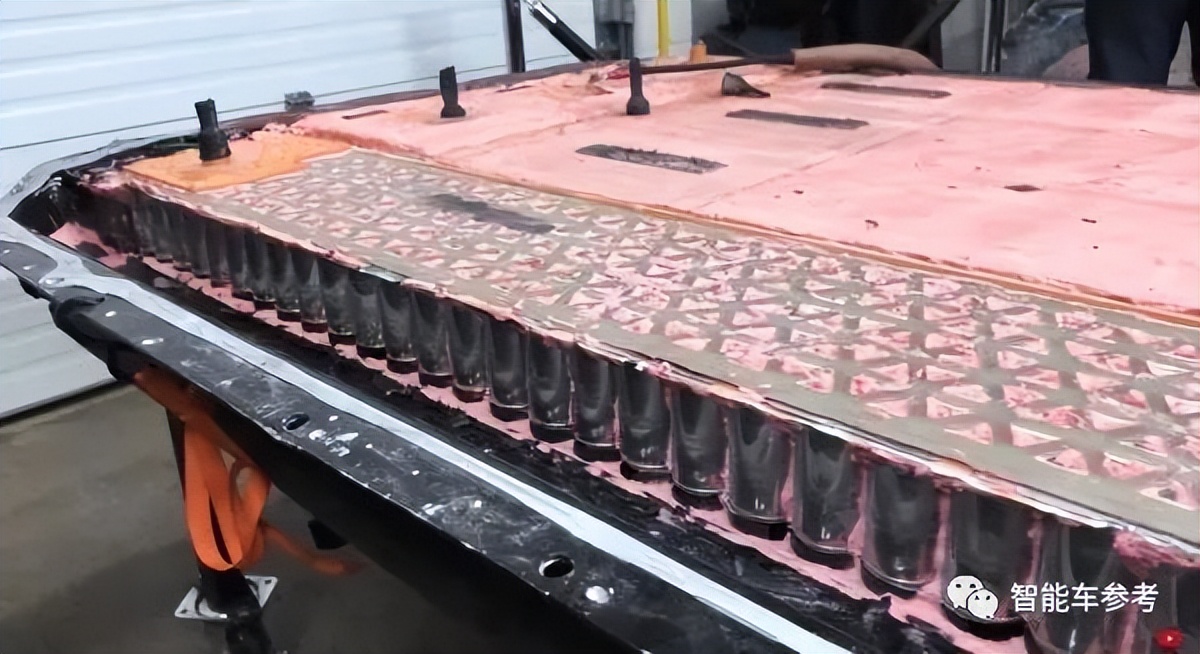 特斯拉4680电池产量提高且成本降低，赛博皮卡、小钢炮都将搭载