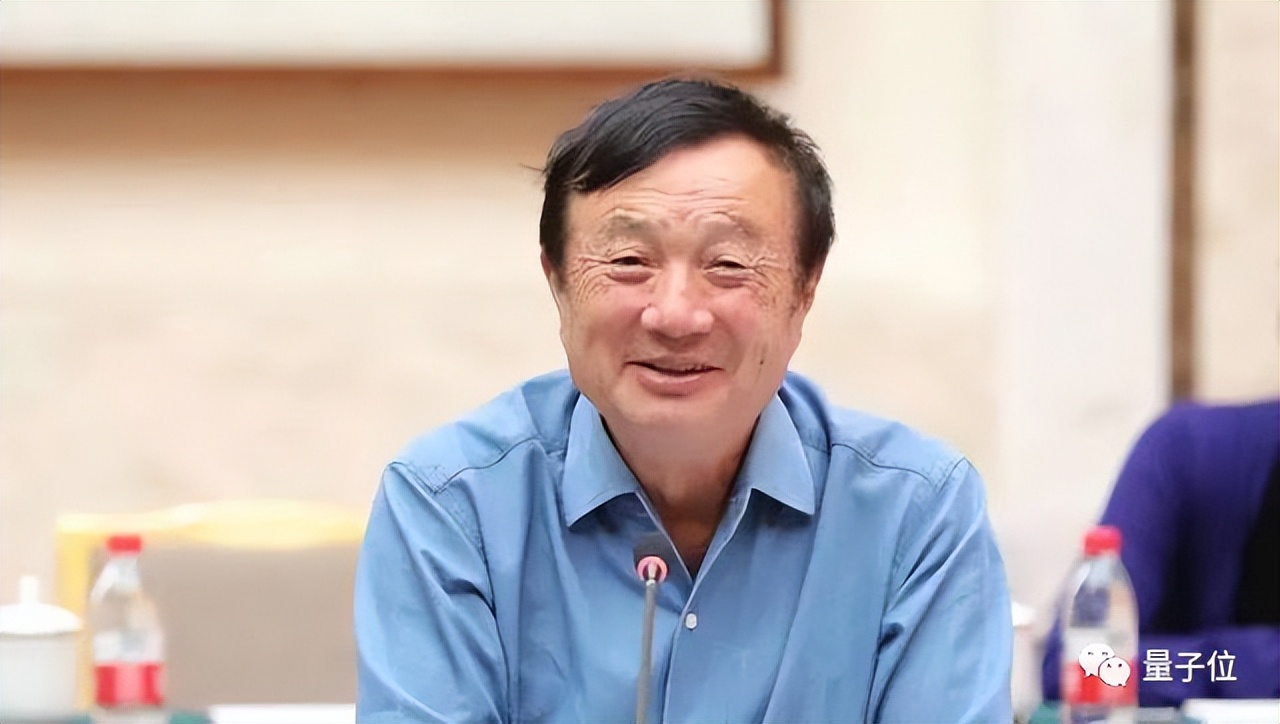 太空发现类酒精分子，NFT销售额雪崩，苹果芯片研发重心转移