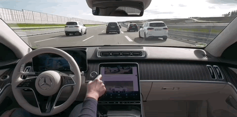 马斯克不敢做的事，奔驰做了：自动驾驶出事故，车厂负全责