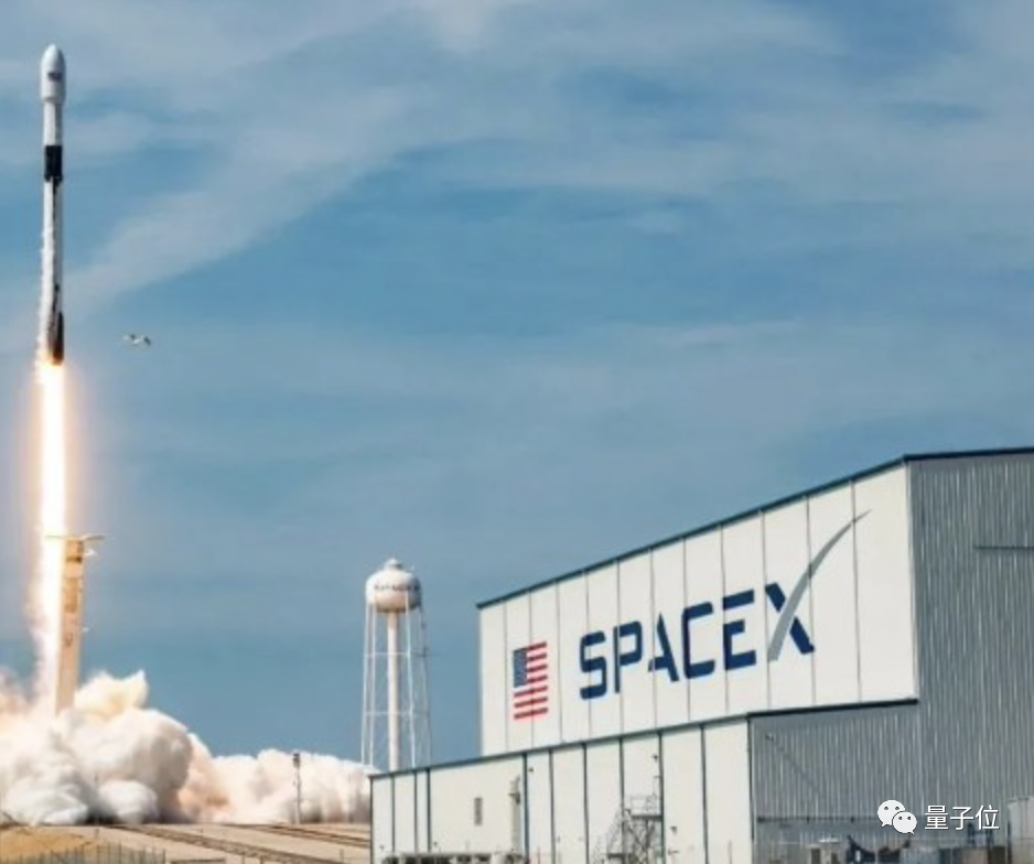 GAN之父离开苹果重返谷歌，罗永浩称债没还完，美国官宣UFO进展