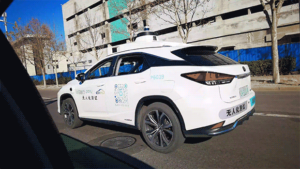 北京批准开放完全无人驾驶出租车，百度小马等首批上路