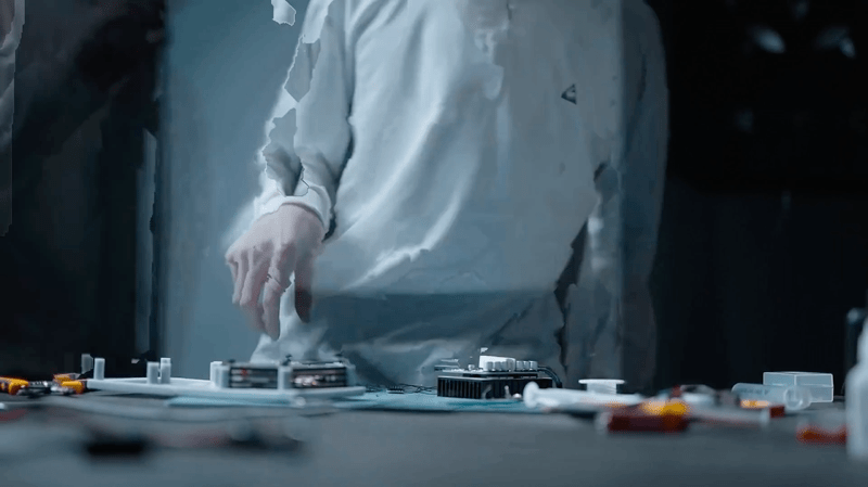 高中Up主200天肝出偷懒机器人！可拎包，全场景跟随，播放破百万