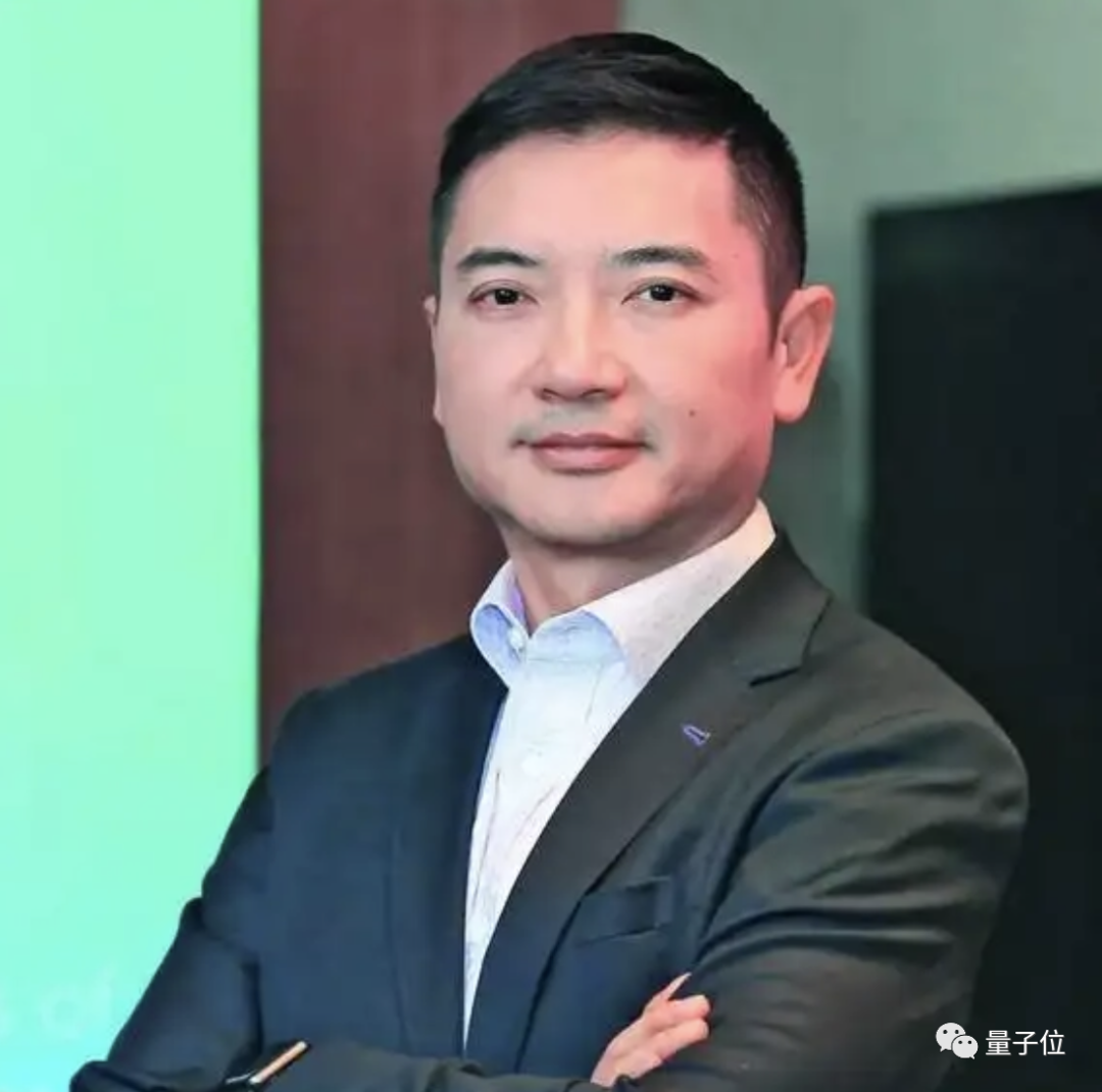 马斯克扬言收购可口可乐，今晚7点华为发布折叠屏旗舰机