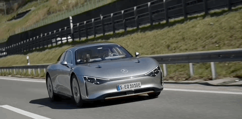 奔驰1000公里纯电续航测试引发轰动：巨头转身，也可以很快