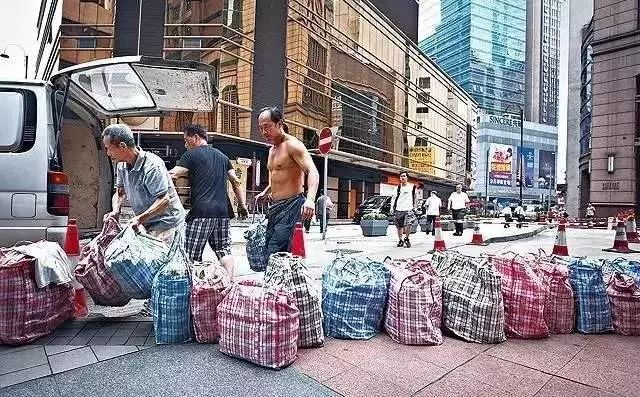 他们把中国20块的地摊货卖到2000元，全球开店450余家，连德国人都抢疯了